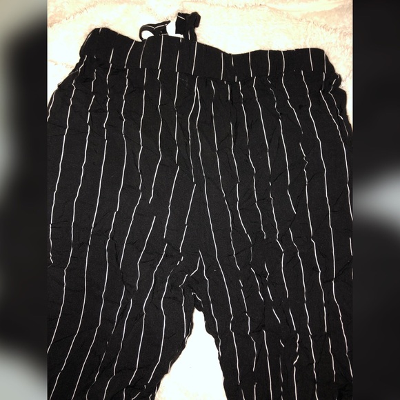 Size large striped skinny pants - Picture 2 of 4